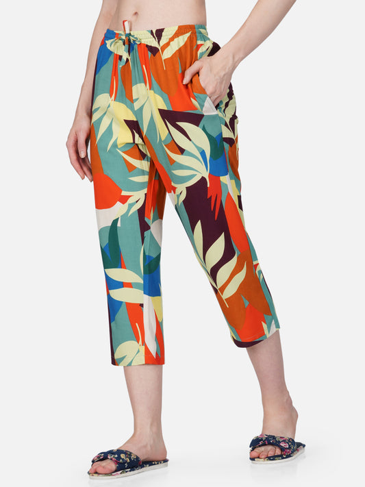Multicolored abstarct print viscose capris - thebriefsstory