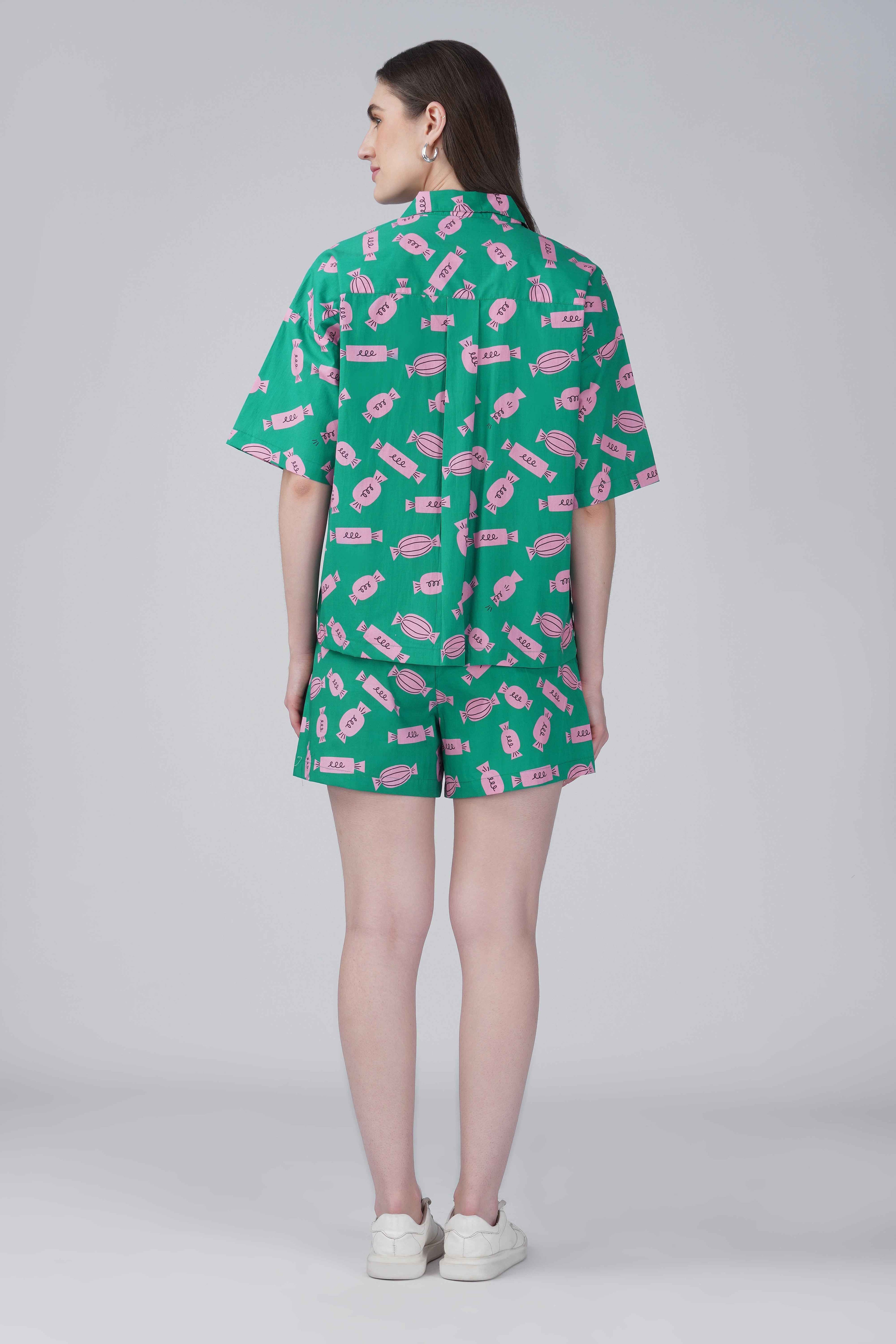 GREEN