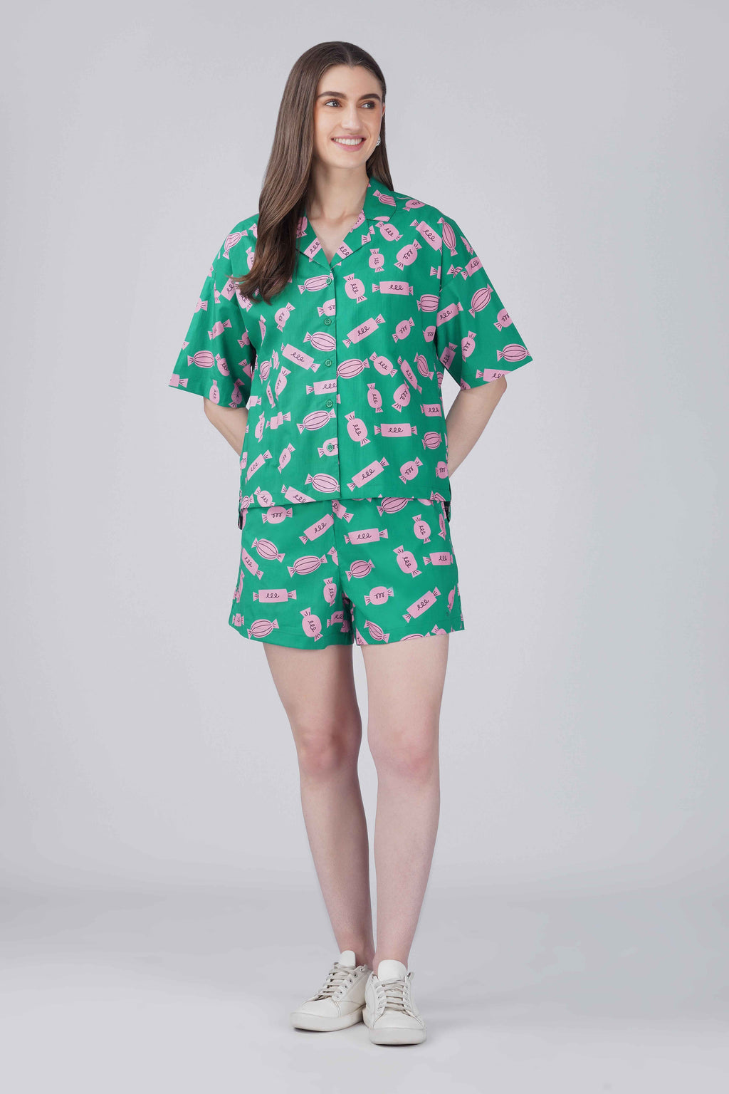 GREEN
