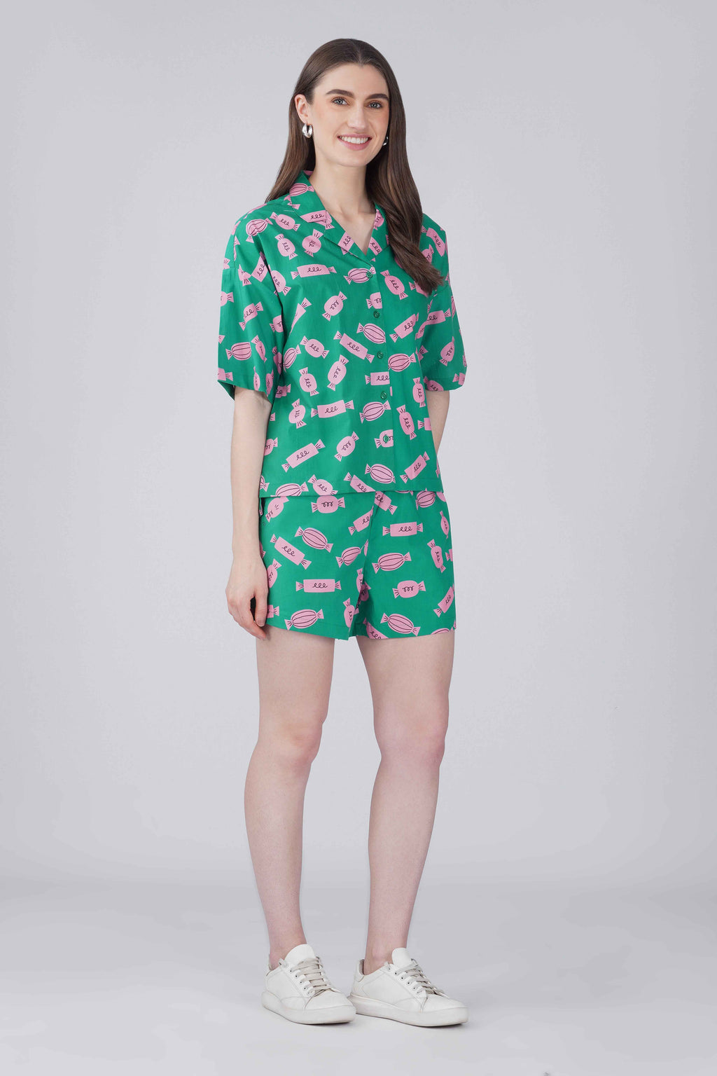 GREEN