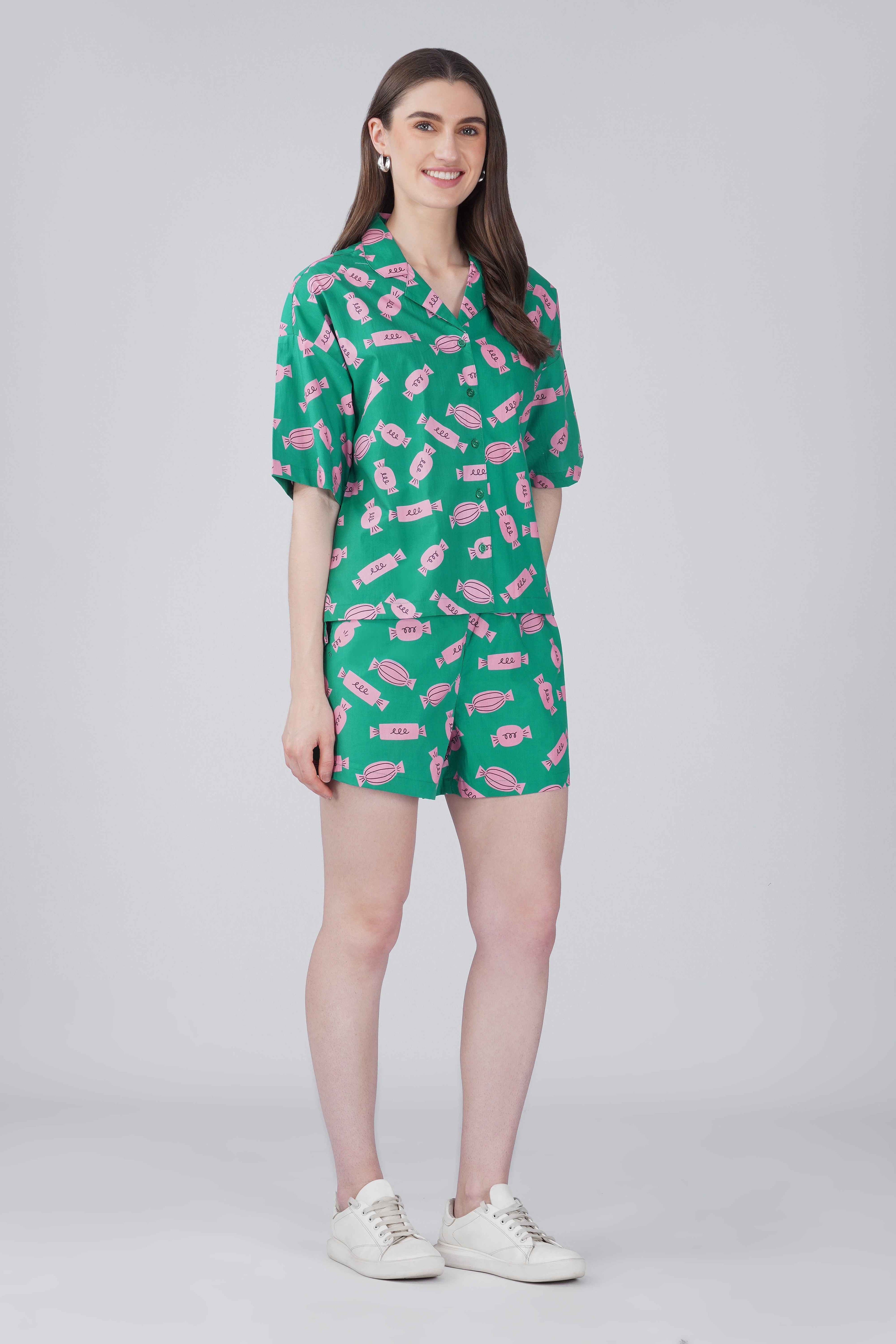 GREEN