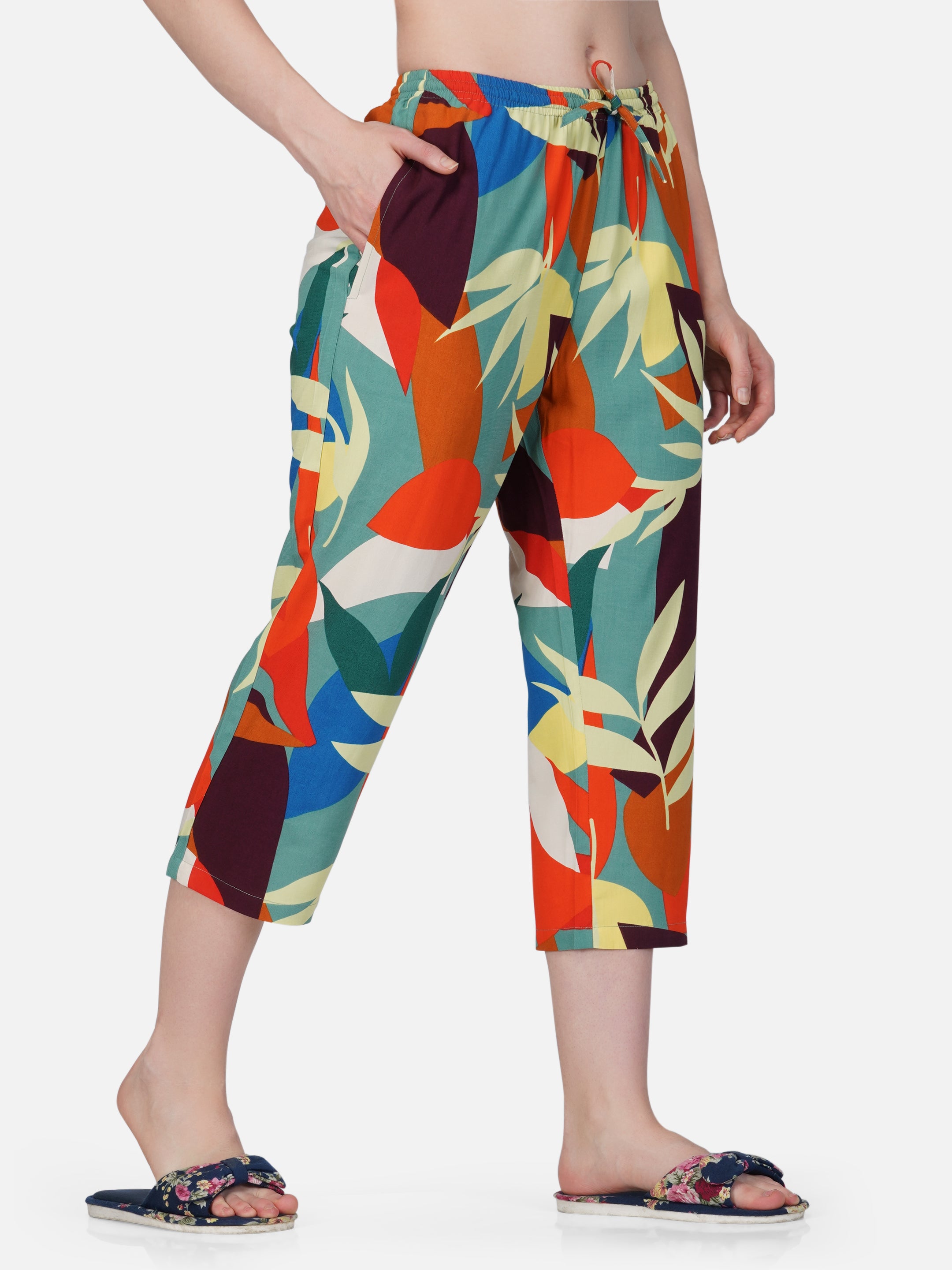 Multicolored abstarct print viscose capris - thebriefsstory