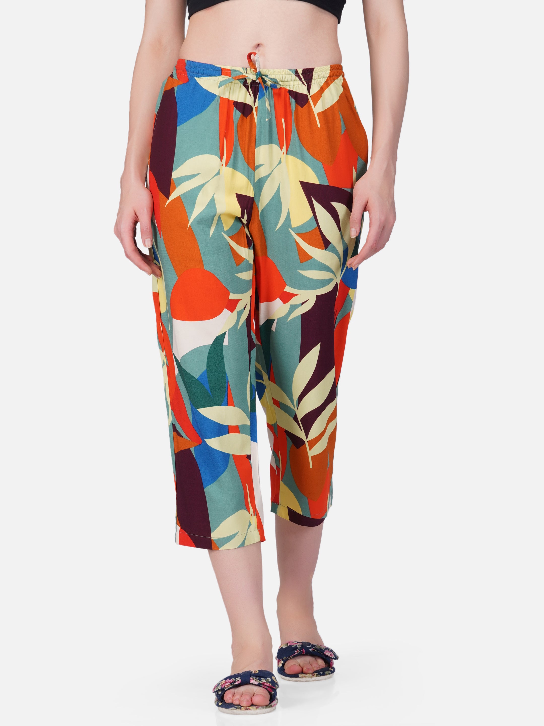 Multicolored abstarct print viscose capris - thebriefsstory