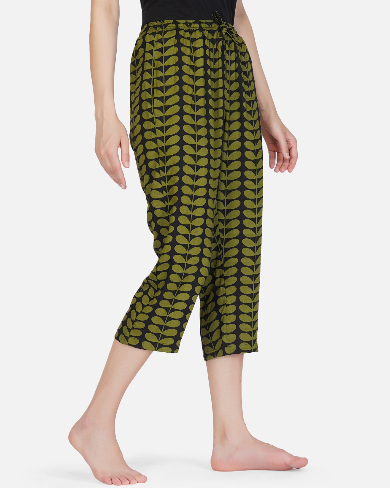 Olive viscose capris - thebriefsstory