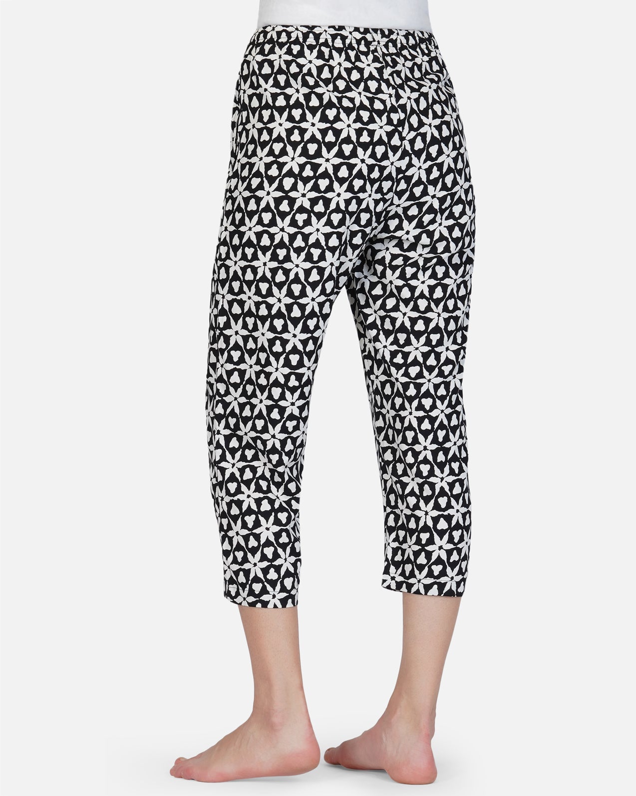 Black & White Viscose capris - thebriefsstory