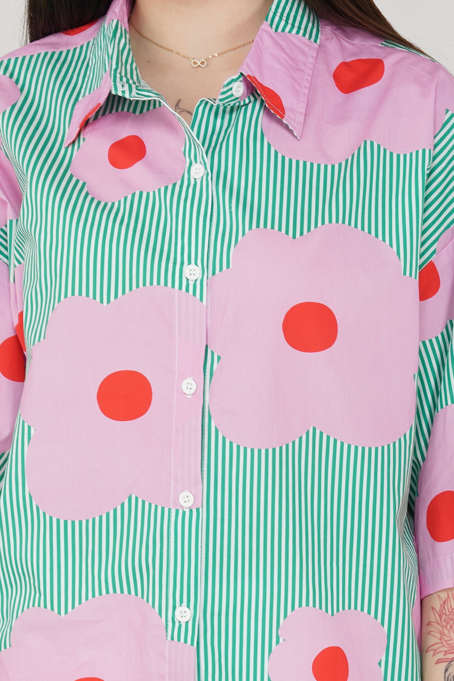 Bloom Pop Oversized Shirt🌺✨ - thebriefsstory