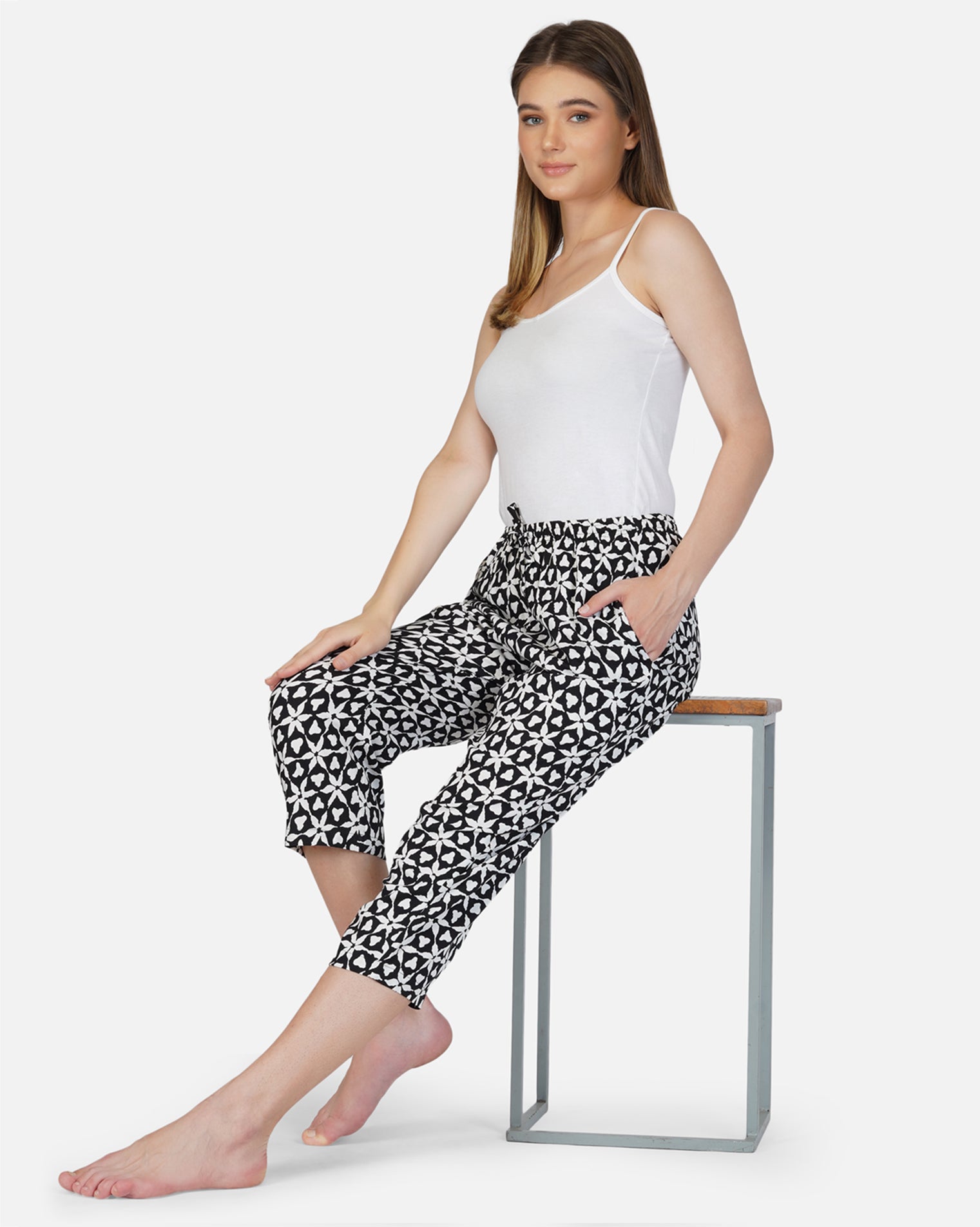 Black & White Viscose capris - thebriefsstory