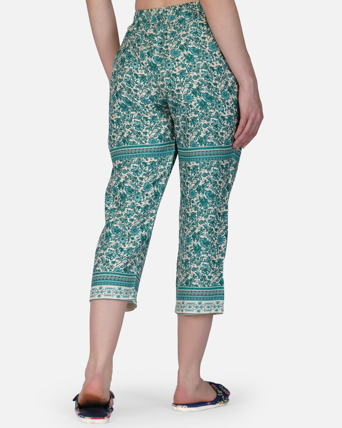 Green floral viscose capris - thebriefsstory